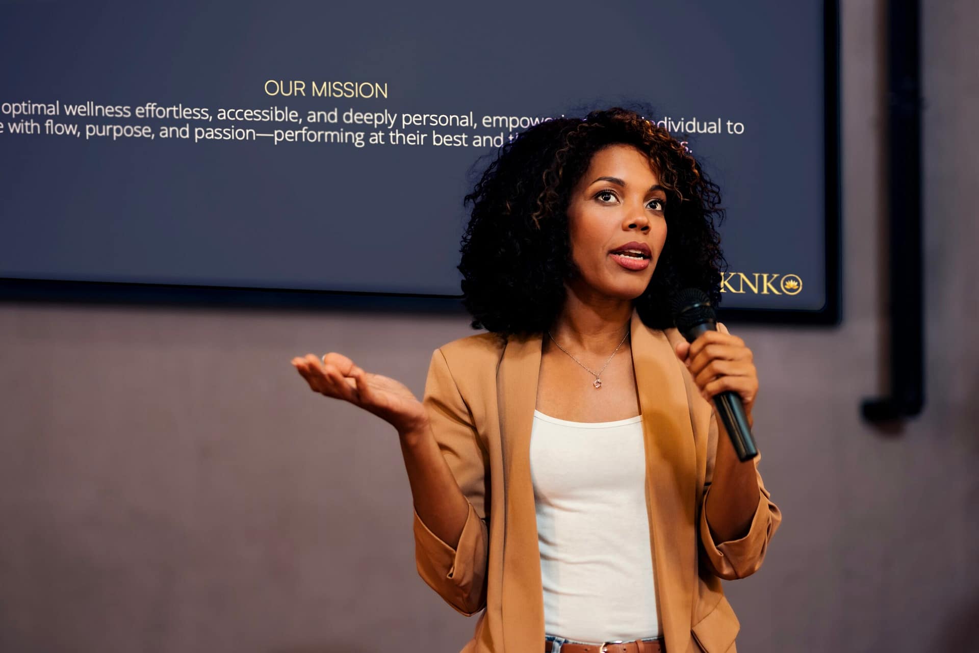 Expert corporate wellness keynote speaker.